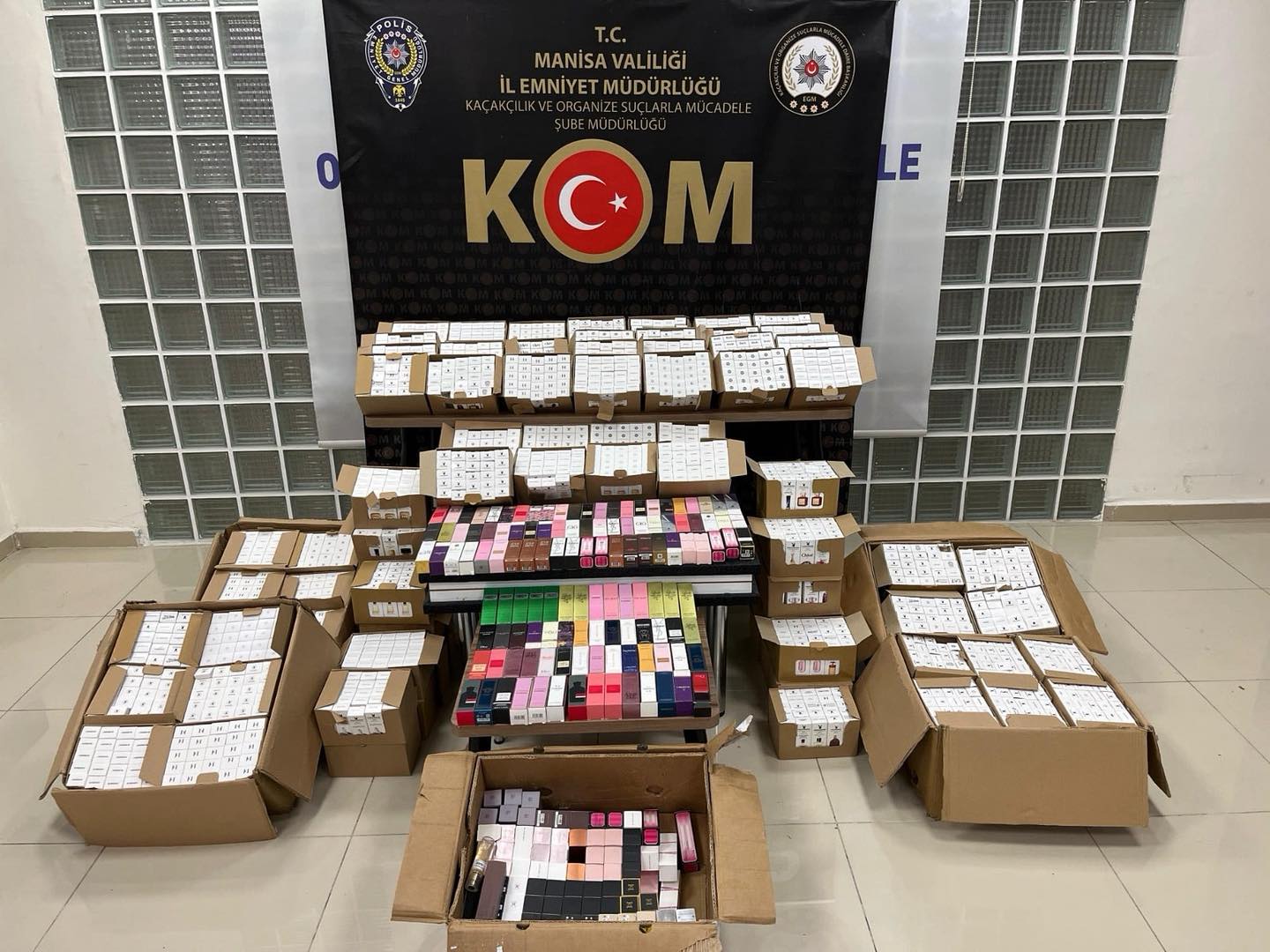 Manisa’da kaçakçılık operasyonu: Çok sayıda ürün ele geçirildi!