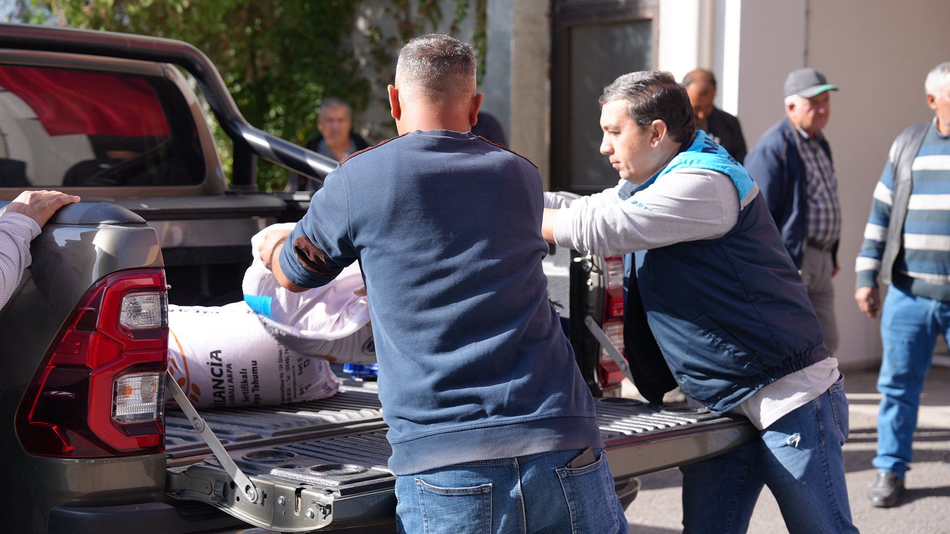 Manisa'da üreticilere bereket tohumları