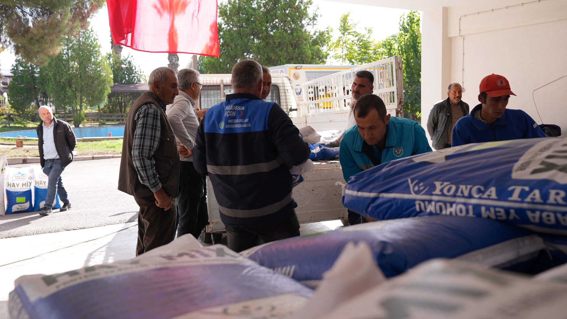 Manisa'da üreticilere bereket tohumları