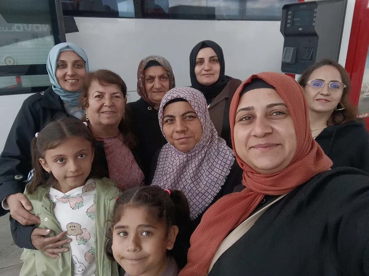 Manisalı kadınlar İzmir'i gezdi