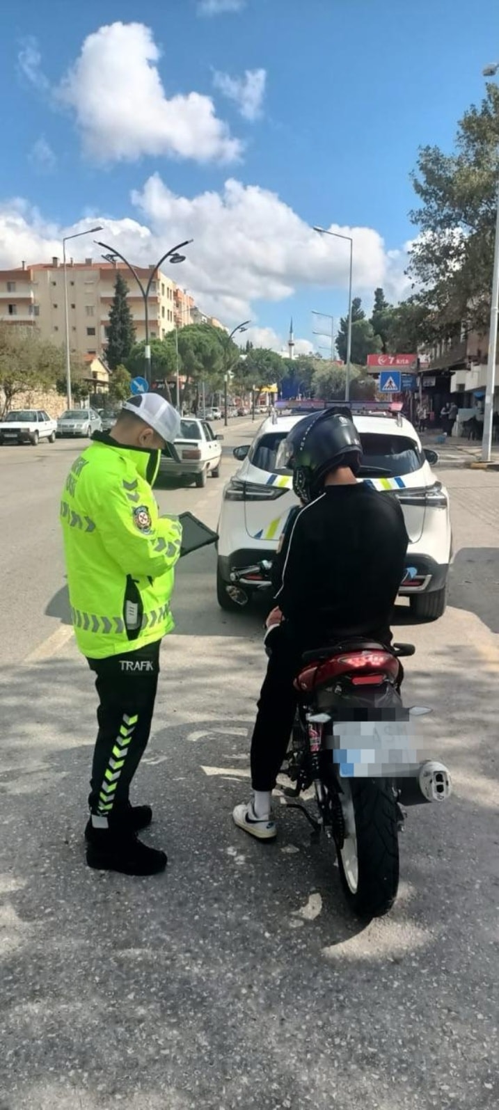 Manisa Emniyeti’nden motosiklet denetimi: 1,3 milyon lira ceza kesildi!
