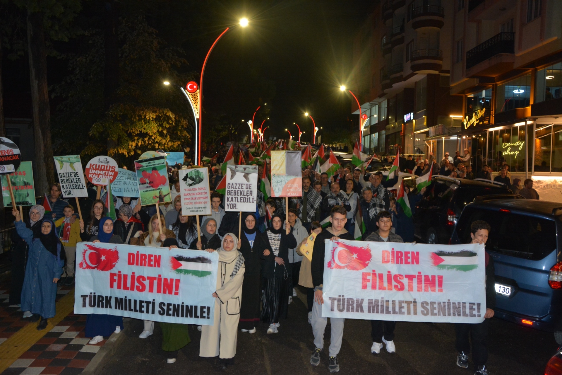 Manisa'nın ilçesinde de Gazze'ye destek yürüyüşü