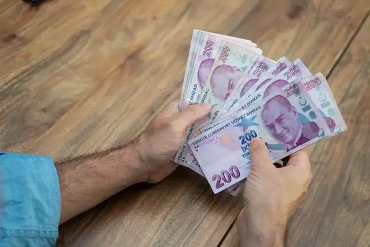 Emekliyi sevindiren haber: Promosyon tutarlarında bankalar yarışa girdi!