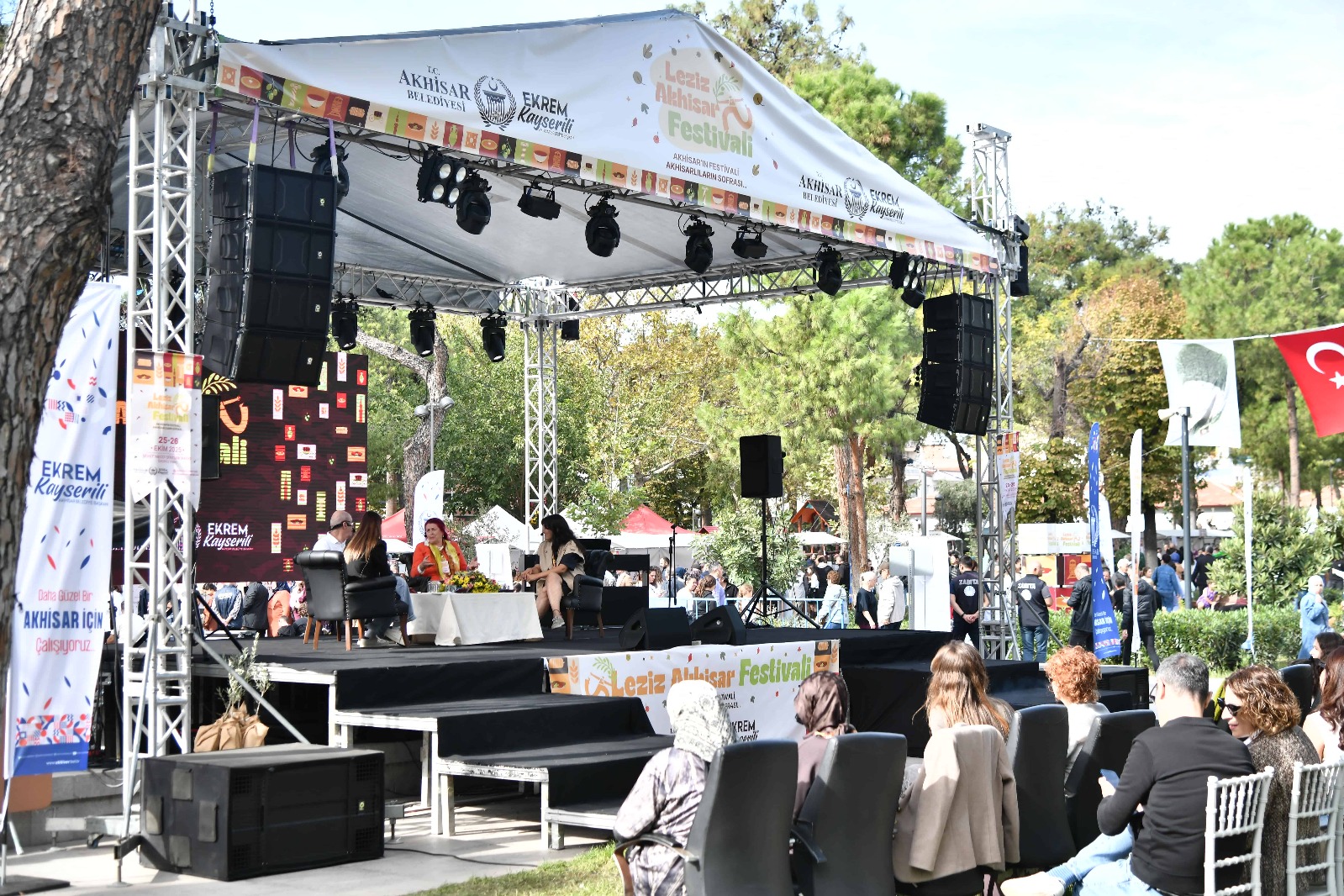 Akhisar'da lezzet rüzgarı esti