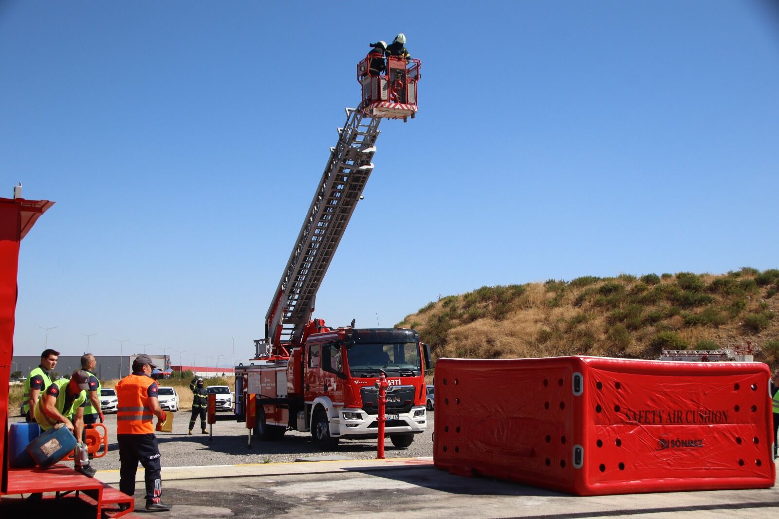 Manisa OSB’de Kıran Kırana Mücadele Yangın Tatbikatı Heyecan Yarattı