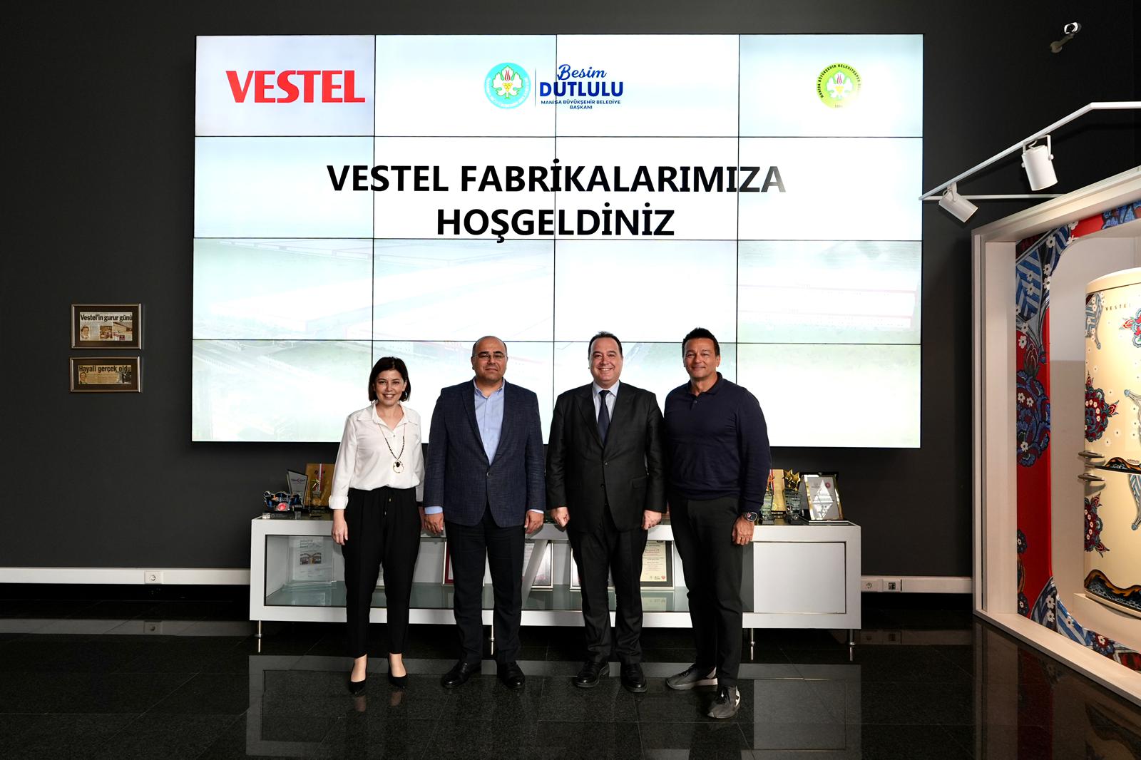 Manisa’nın gururlarından Vestel’e ziyaret: Başkan Dutlulu takıma destek verdi