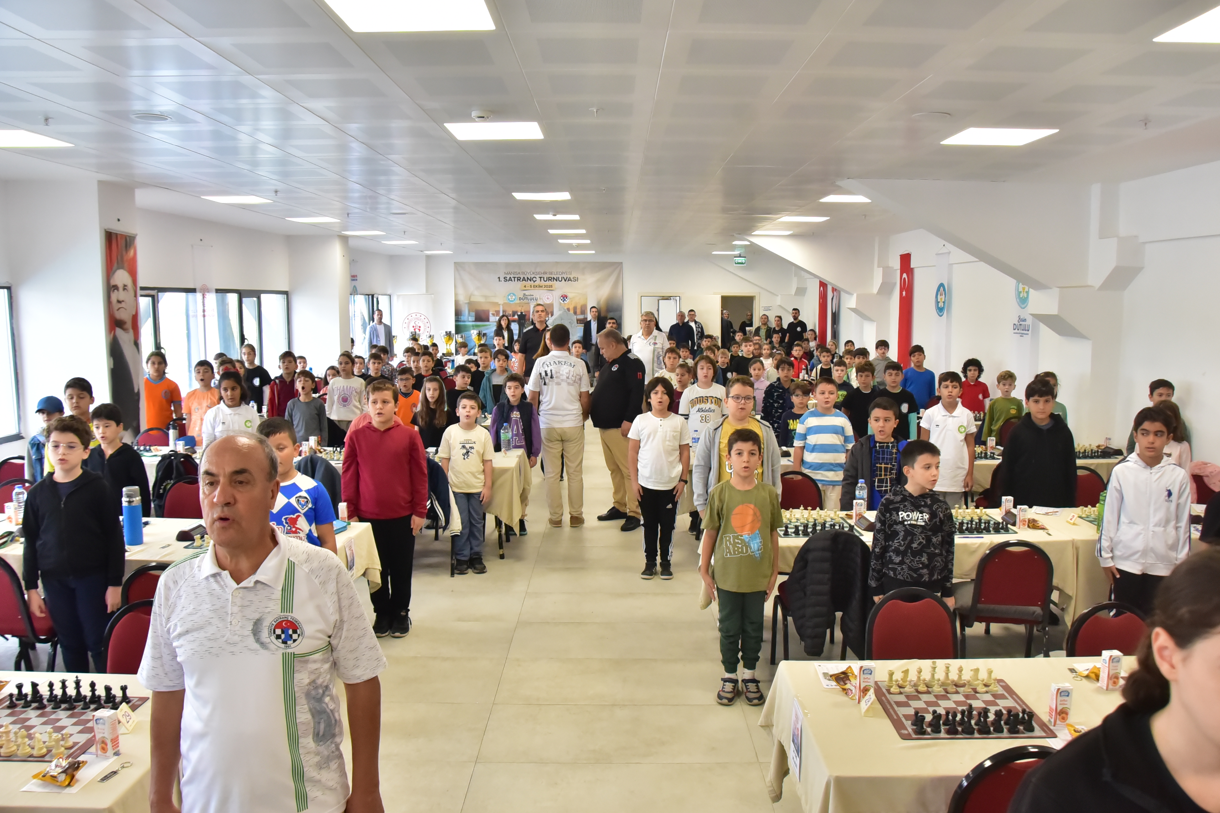 Manisa’da satranç şampiyonları ödüllendirildi