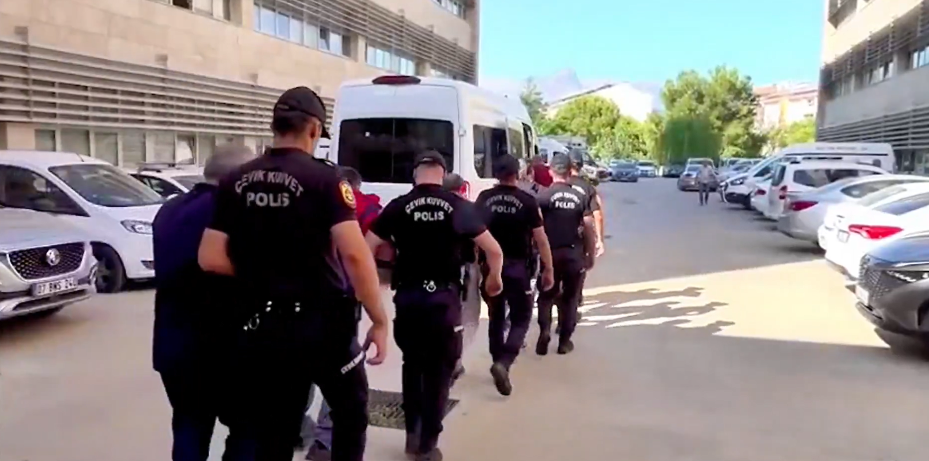 Manisa’da dolandırıcı şebekesine operasyon: 206 şahıs tutuklandı!