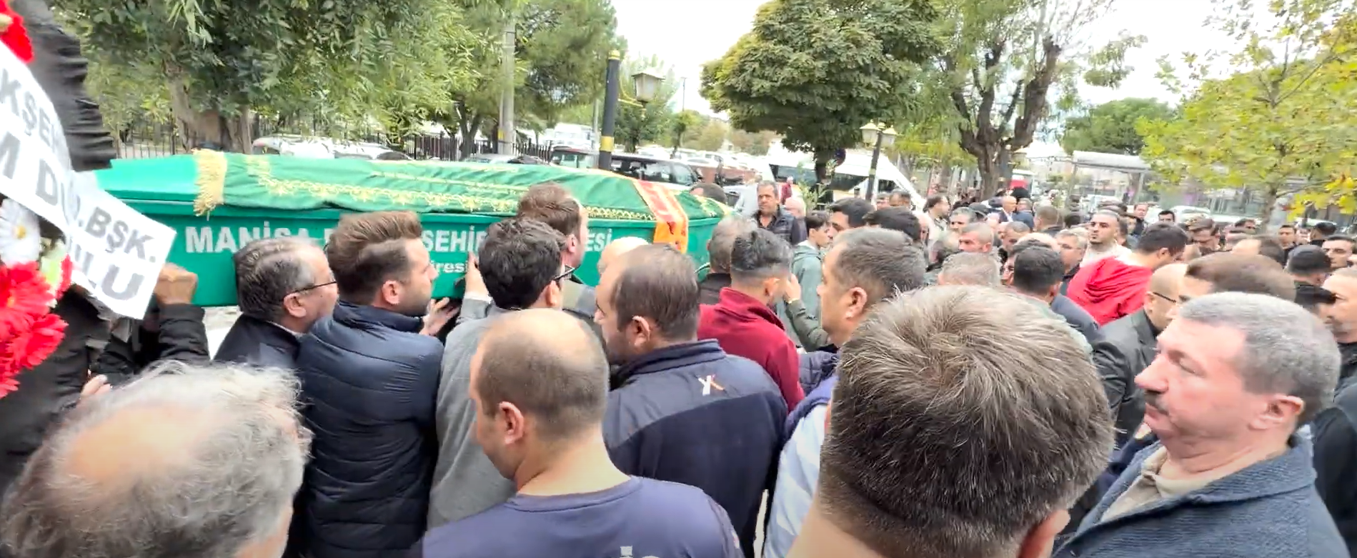 Manisa'da acı gün: İsmail Göksel ve Erol Şen toprağa verildi