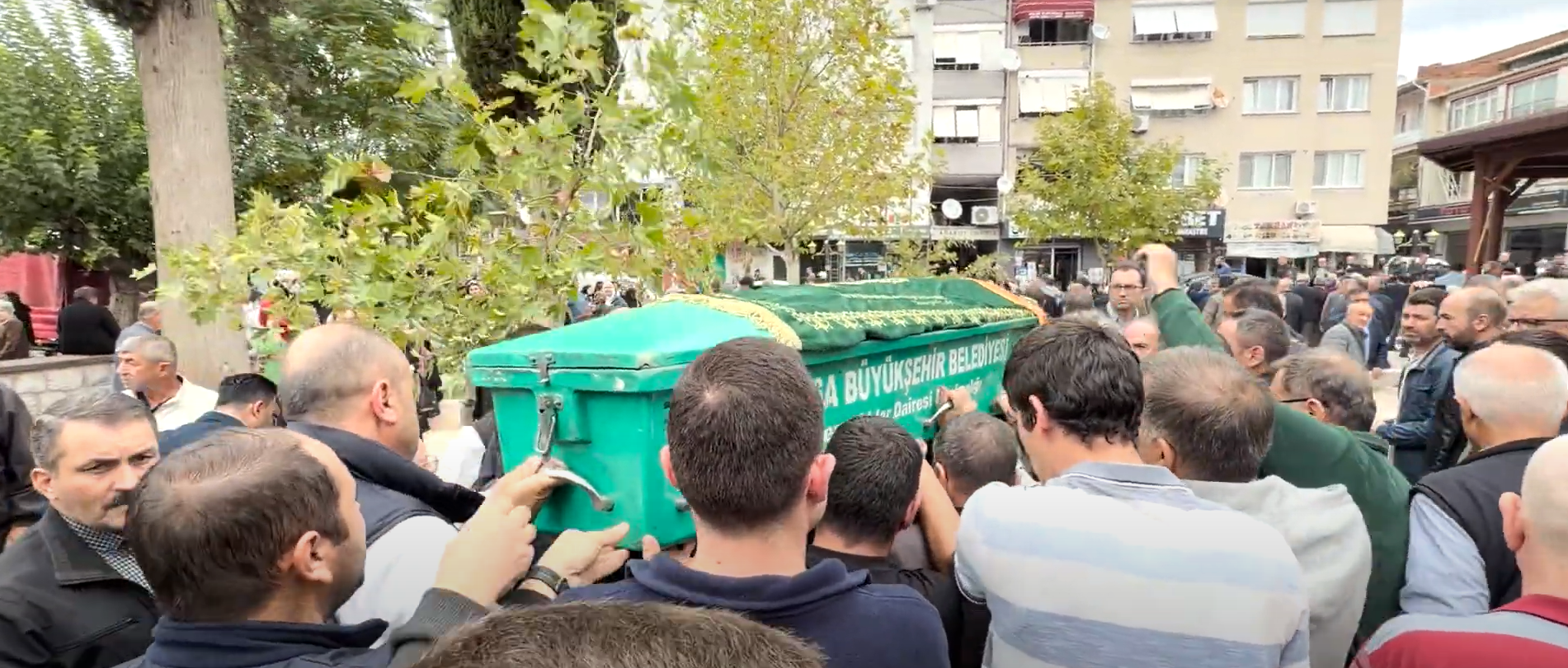 Manisa'da acı gün: İsmail Göksel ve Erol Şen toprağa verildi