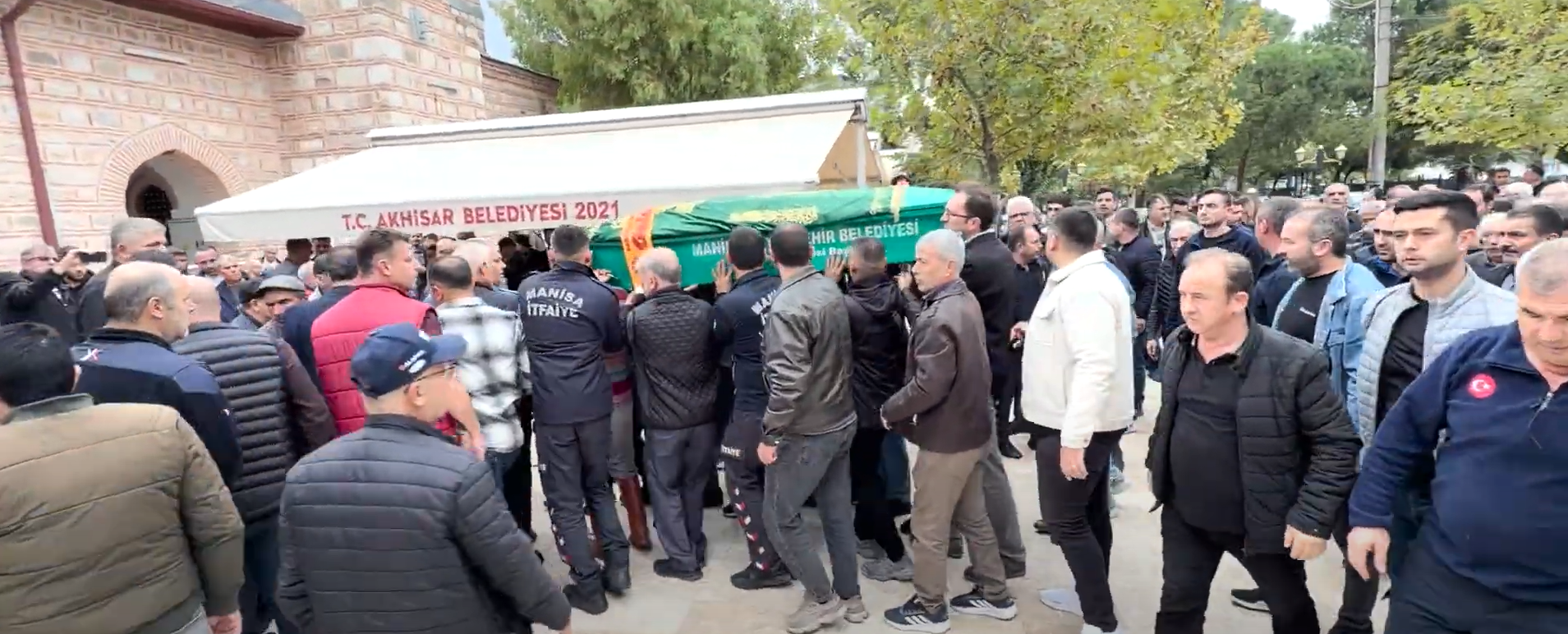 Manisa'da acı gün: İsmail Göksel ve Erol Şen toprağa verildi