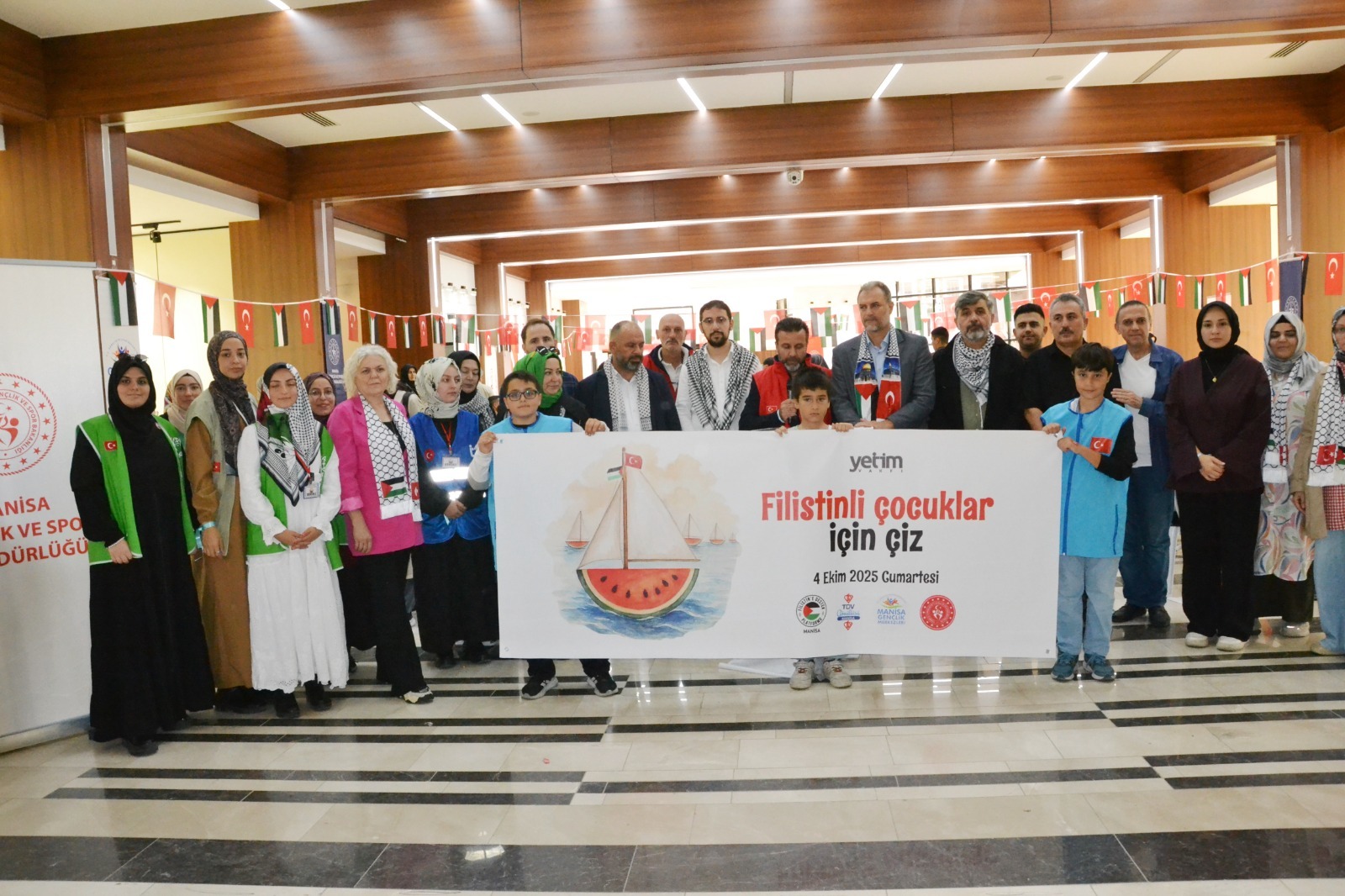 Manisa’da çocuklar Filistin için resim yaptı