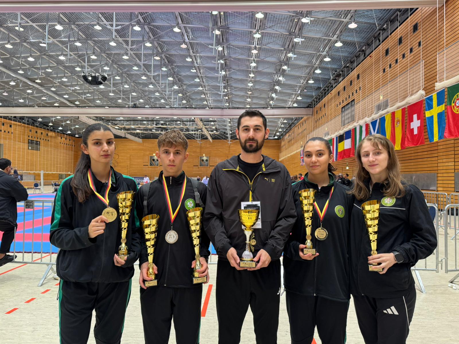 Manisalı karateciler Berlin’den madalyalarla döndü