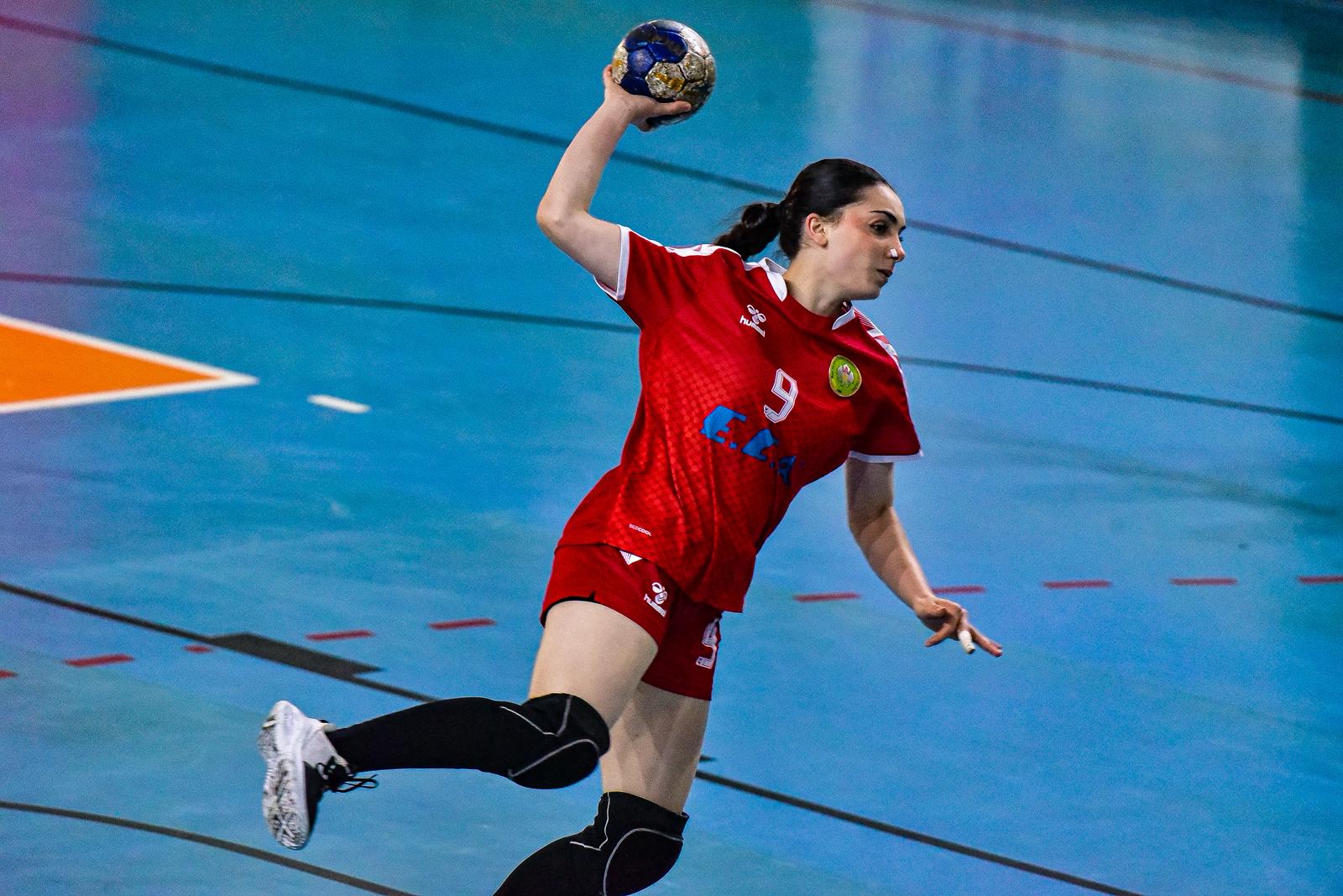 Manisa BBSK'dan hentbolda olağanüstü yükseliş: Liderlik koltuğuna oturdular