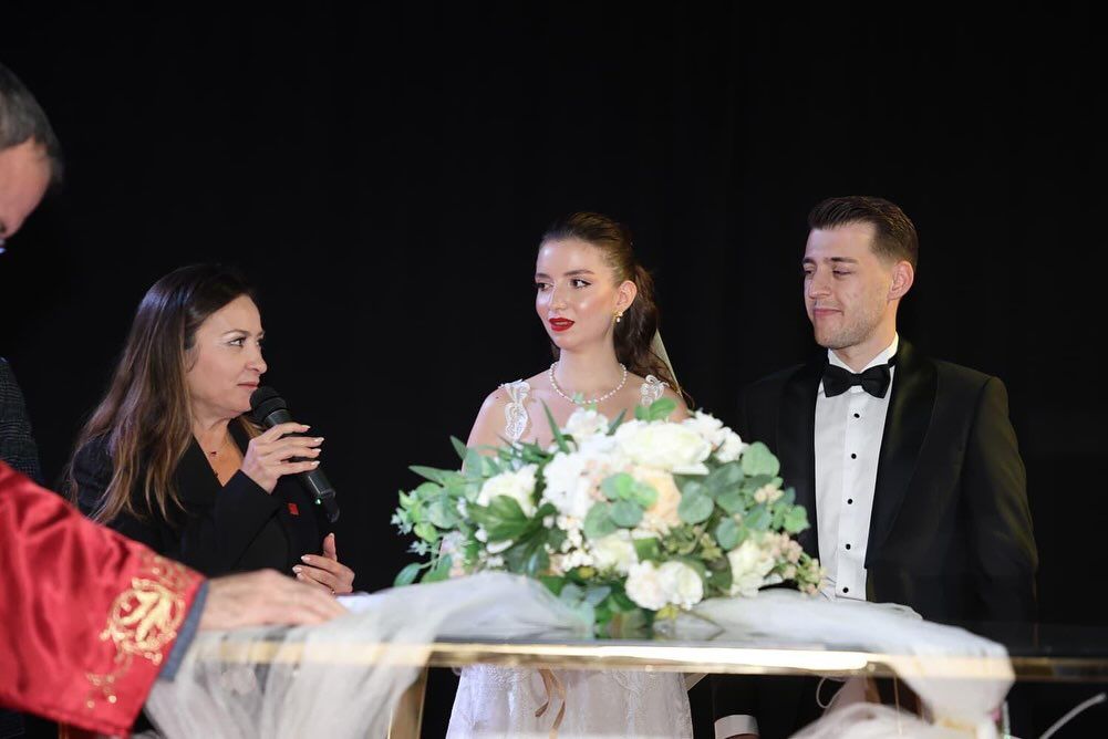 CHP Manisa'da Mutlu Gün: CHP Manisa Gençlik Kolları Başkanı Dünyaevine Girdi