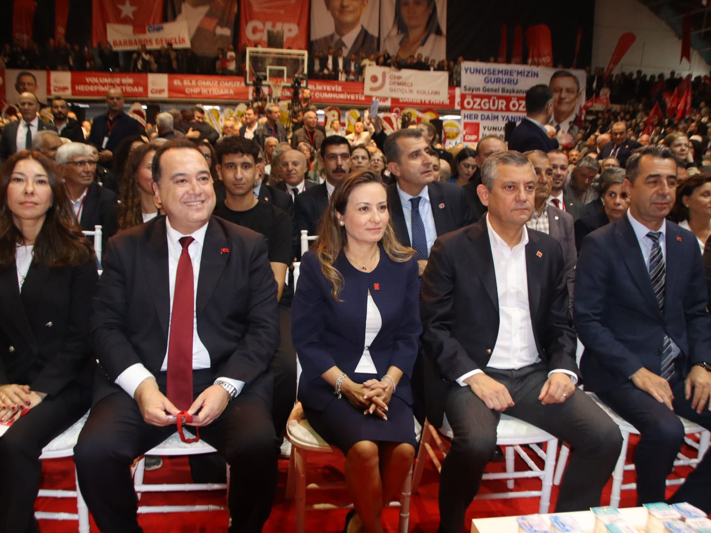 CHP Manisa’da büyük kongre: İlksen Özalper yeniden Başkan