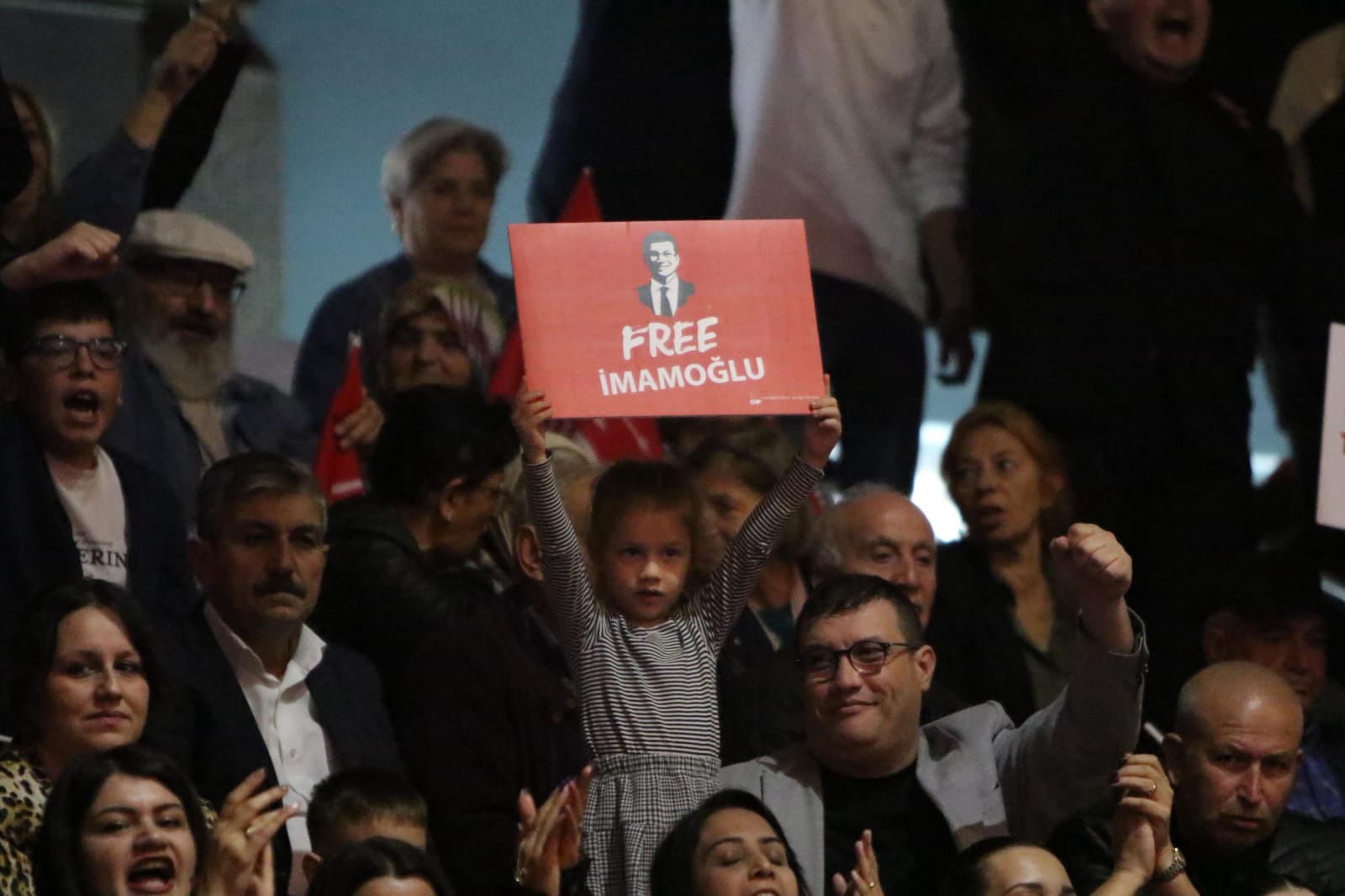 CHP Manisa’da büyük kongre: İlksen Özalper yeniden Başkan