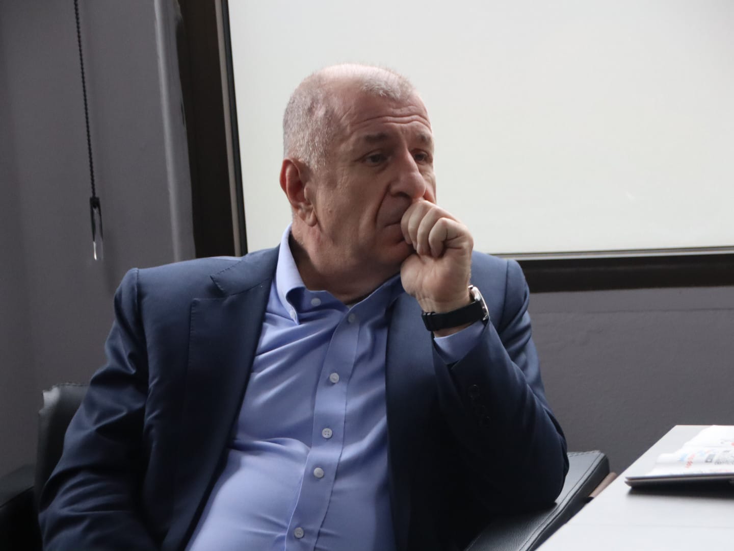 Zafer Partisi Genel Başkanı Ümit Özdağ Manisa Gazeteciler Cemiyeti’ni ziyaret etti