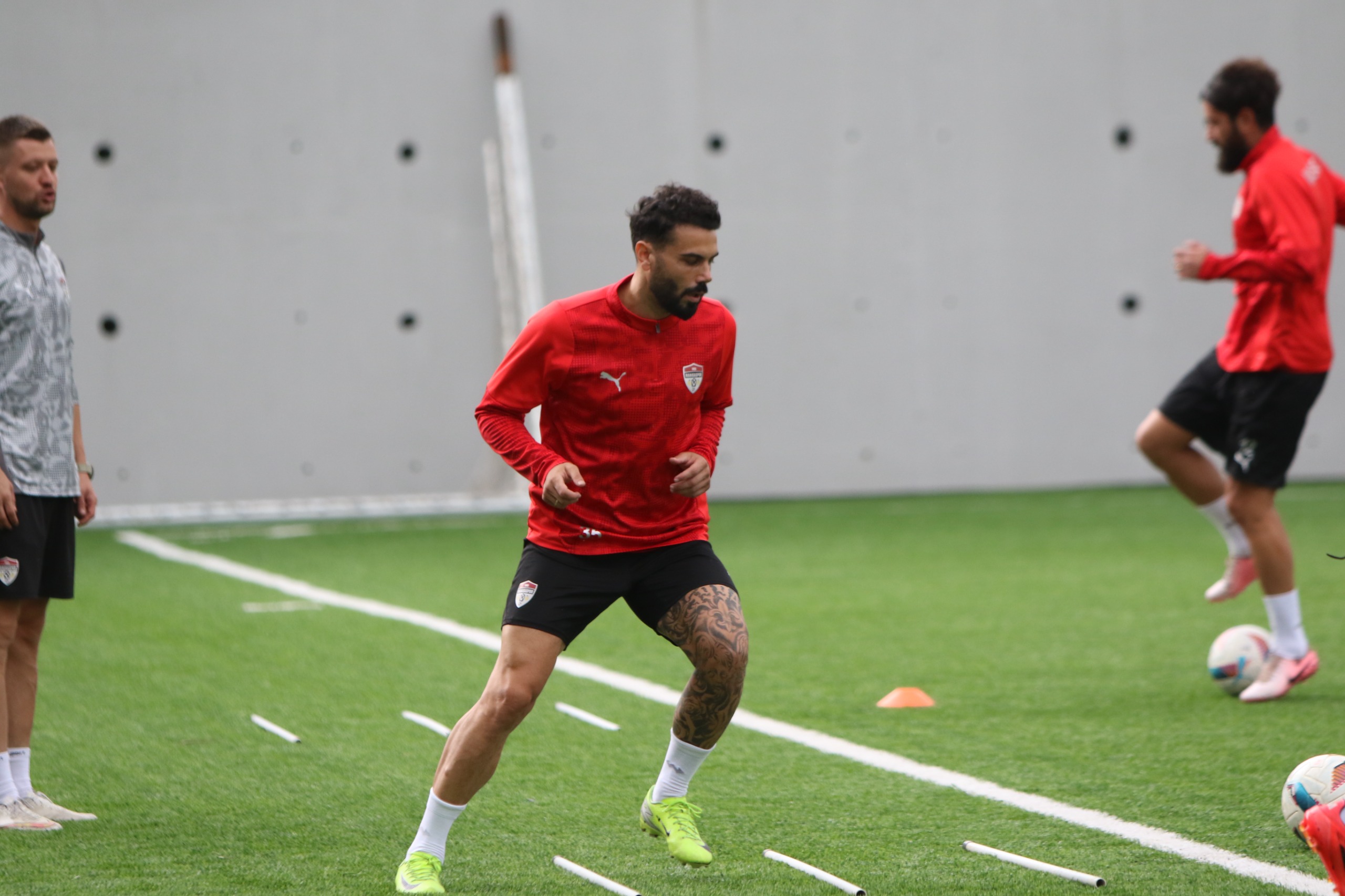 Manisaspor mücadeleye tam gaz devam ediyor