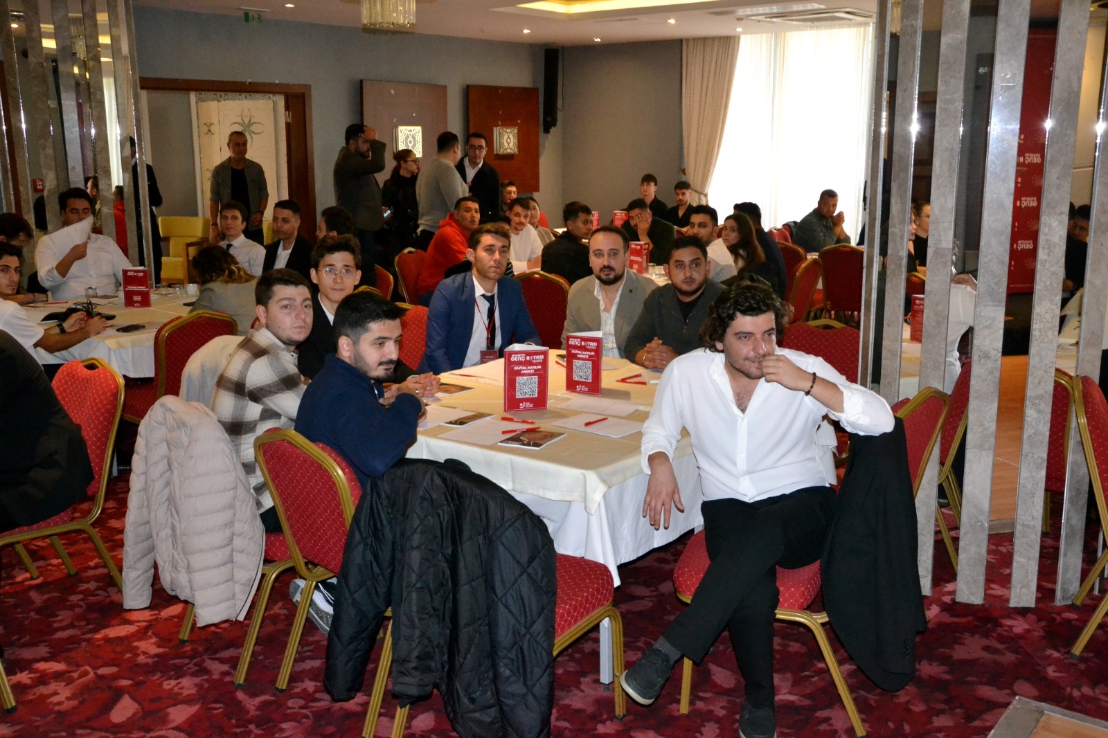 CHP Manisa'da gençler siyasetin rotasını belirliyor