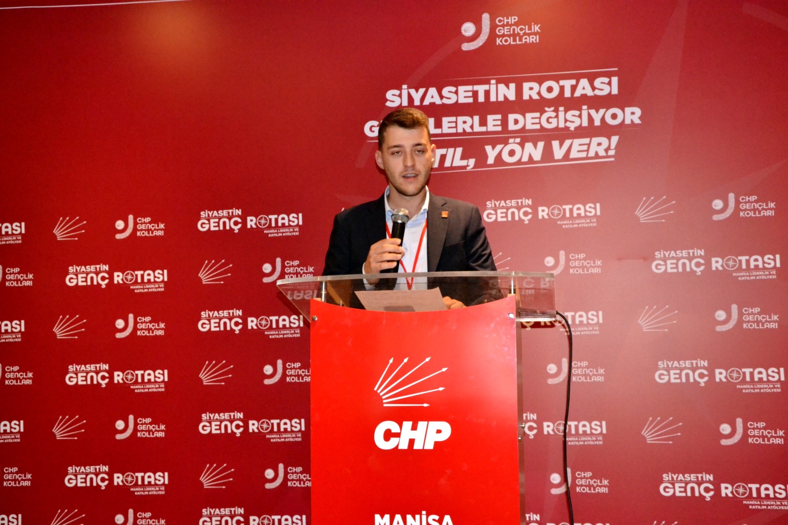 CHP Manisa'da gençler siyasetin rotasını belirliyor