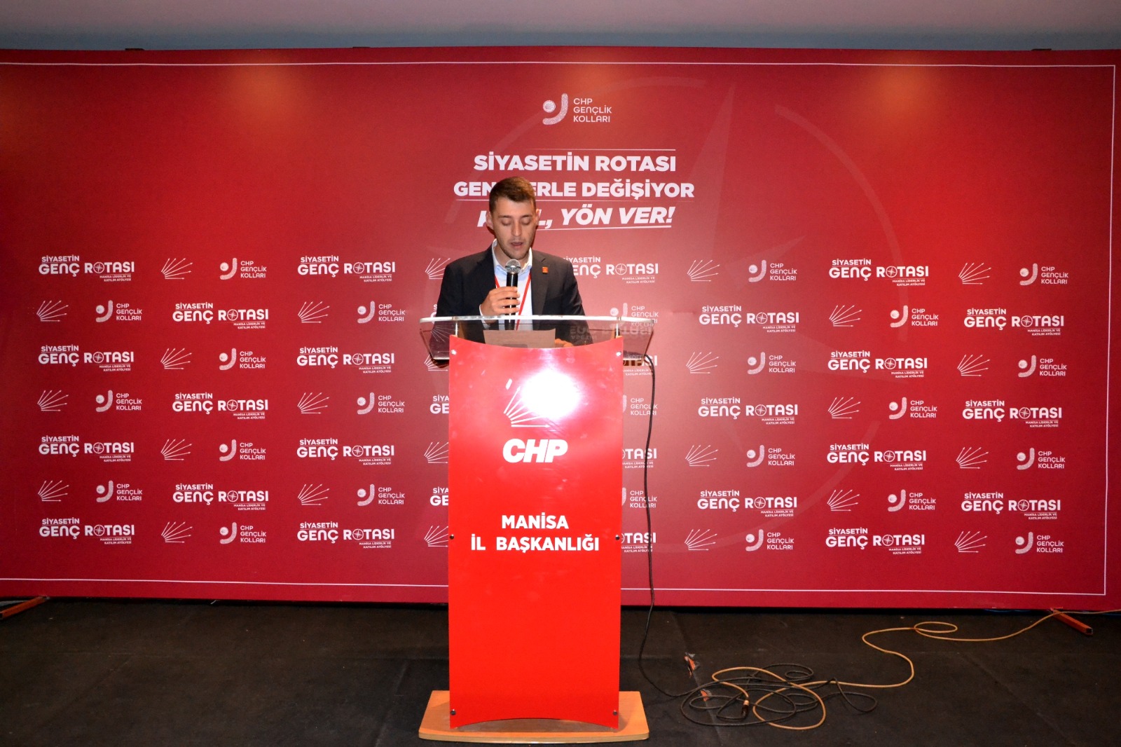 CHP Manisa'da gençler siyasetin rotasını belirliyor
