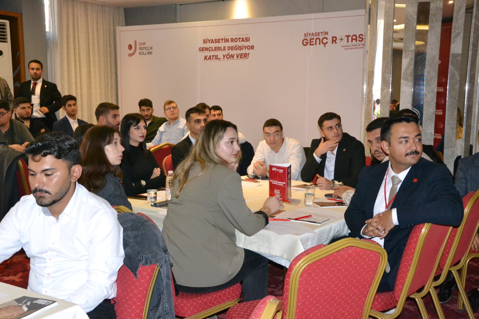 CHP Manisa'da gençler siyasetin rotasını belirliyor