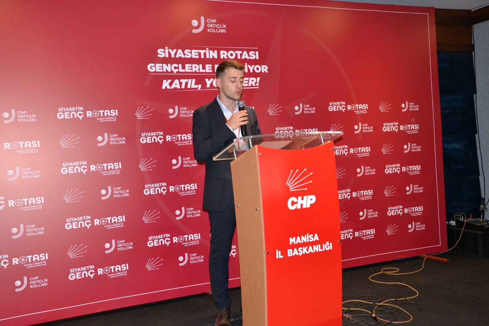 CHP Manisa'da gençler siyasetin rotasını belirliyor