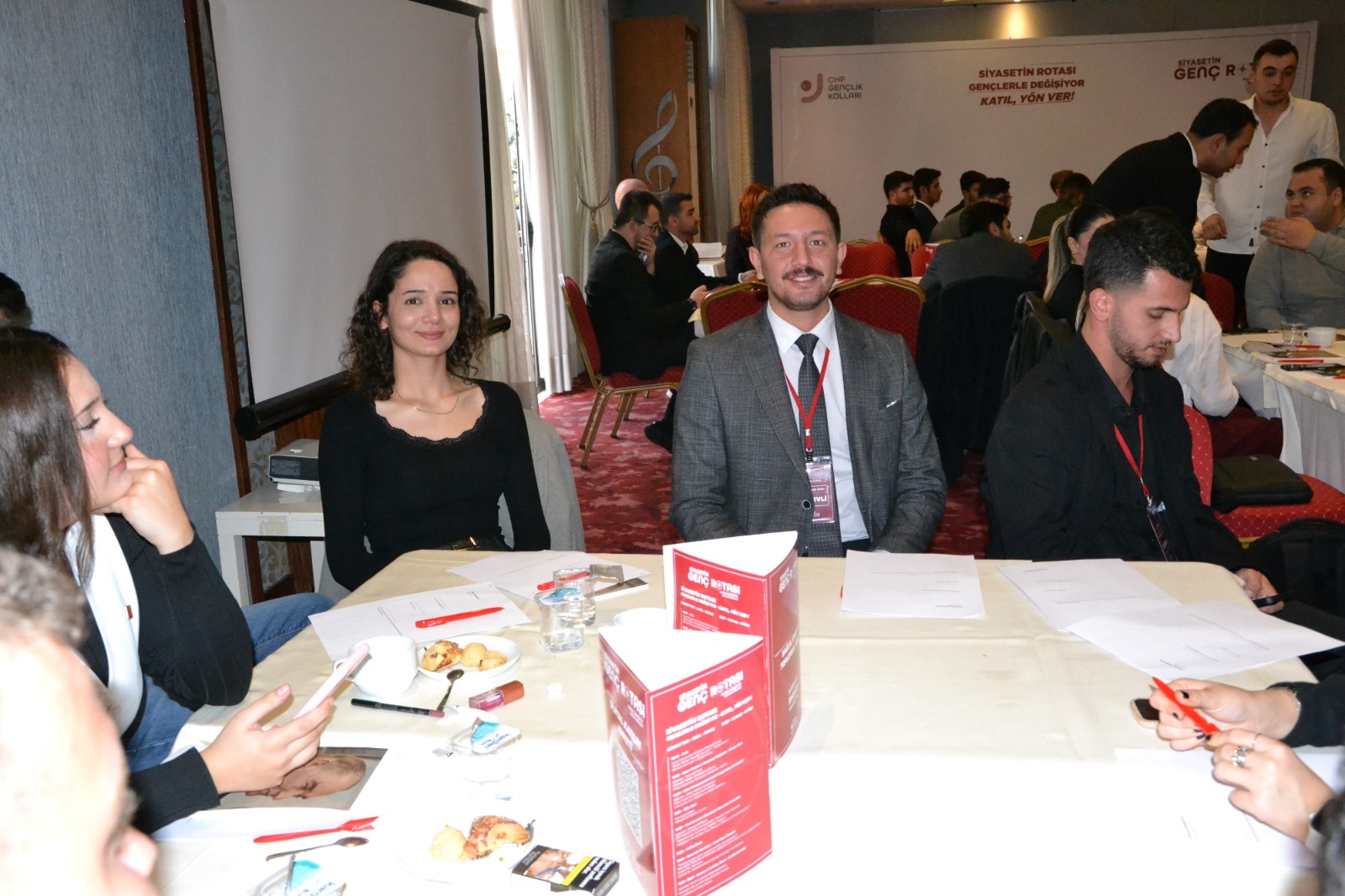 CHP Manisa'da gençler siyasetin rotasını belirliyor