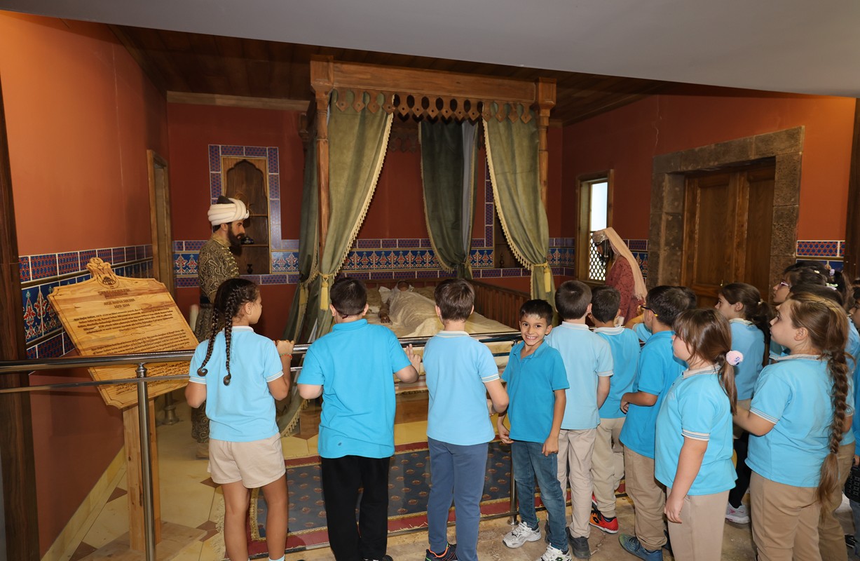 Manisa’da Kültür Buluşması Akhisarlı Öğrenciler Şehzadelerpark’ta (3)