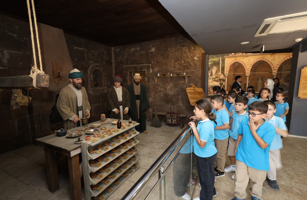 Manisa’da Kültür Buluşması Akhisarlı Öğrenciler Şehzadelerpark’ta (5)