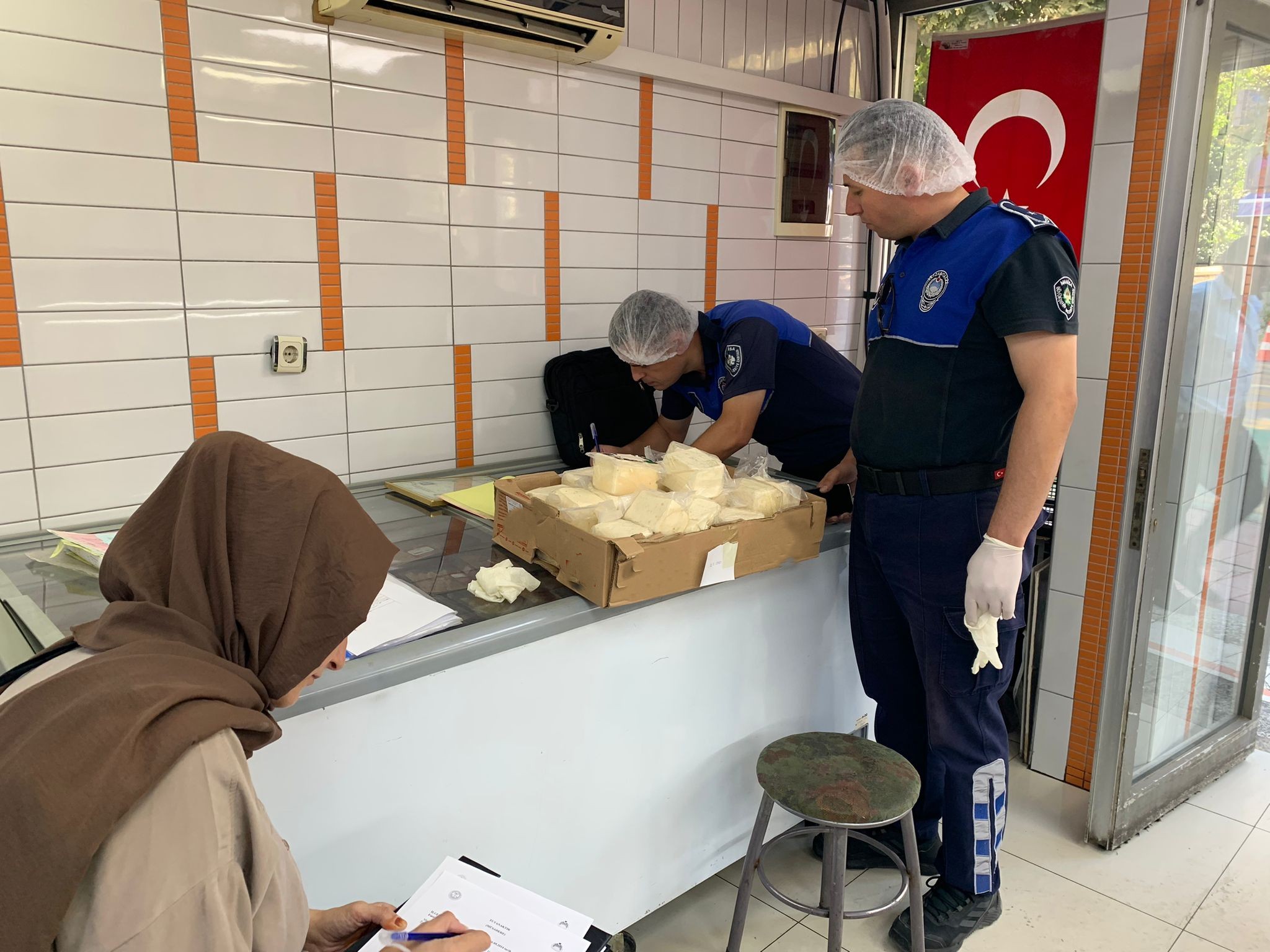 Manisa’da Sağlık Için Büyük Adım 49 Kilo Peynir Imha Edildi! (10)