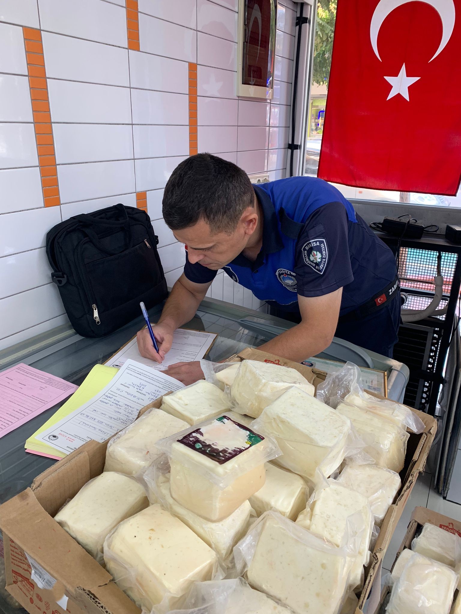 Manisa’da Sağlık Için Büyük Adım 49 Kilo Peynir Imha Edildi! (9)