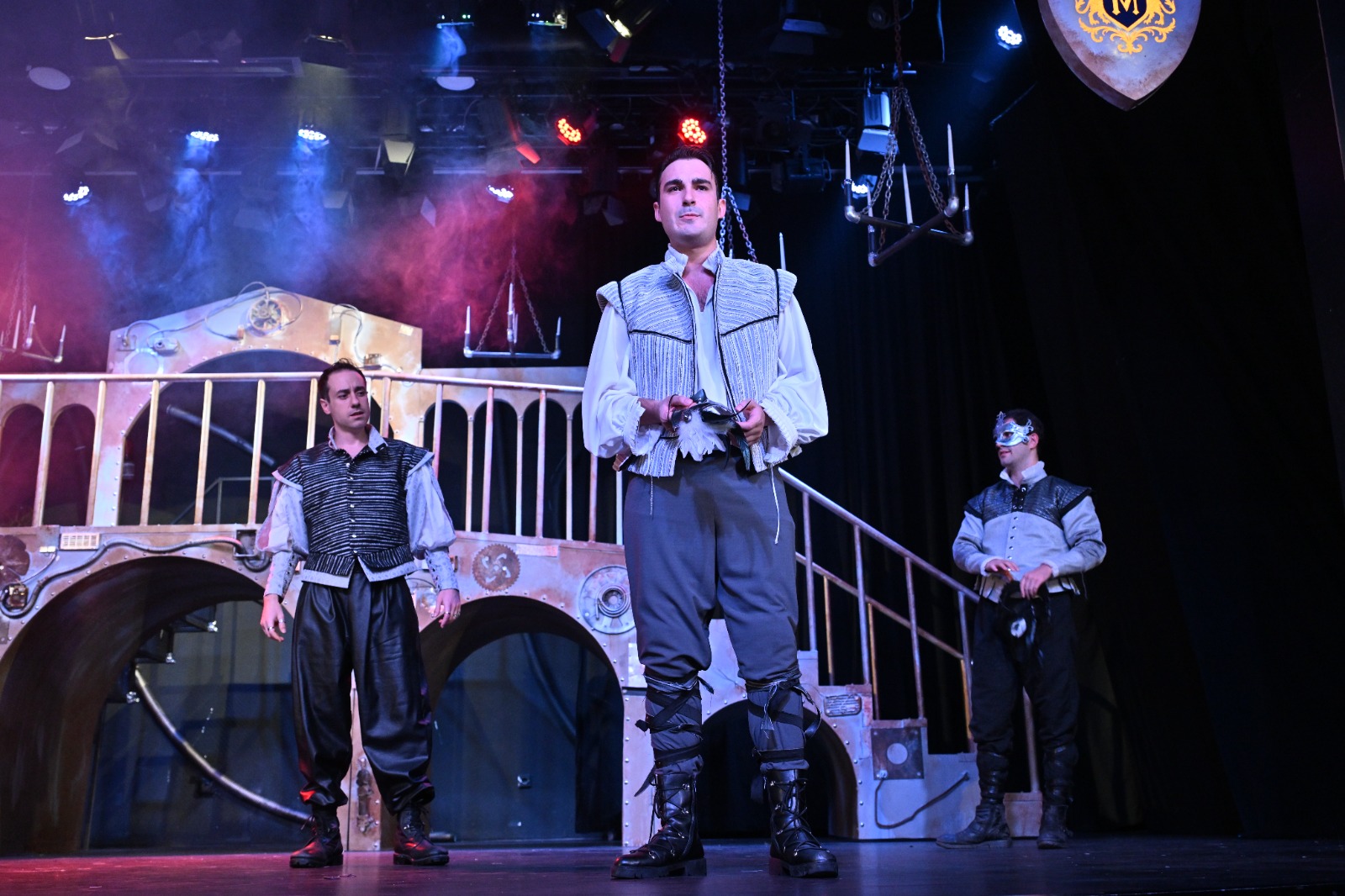 Manisa Şehir Tiyatrosu, Shakespeare’in ölümsüz aşkını sahneye taşıyor