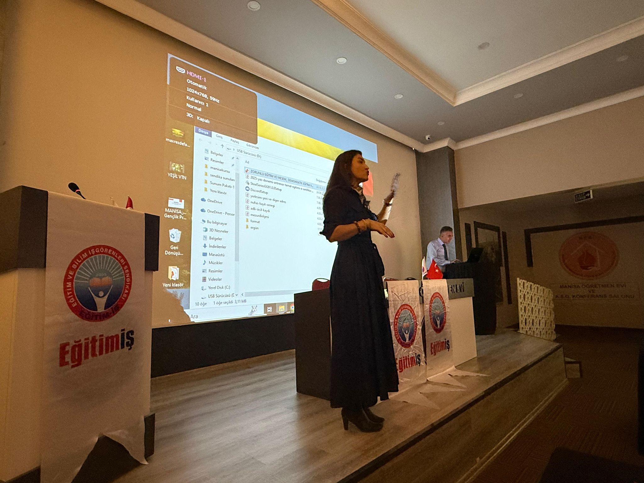 Eğitim-İş Manisa’da yöneticilere bilinç ve dayanışma eğitimi