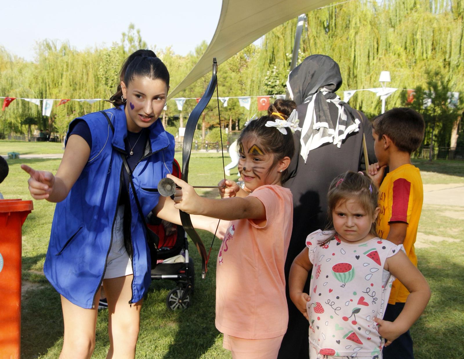 Manisa’da gençlik merkezleri dijitalleşiyor: Artık bir QR kadar yakın!