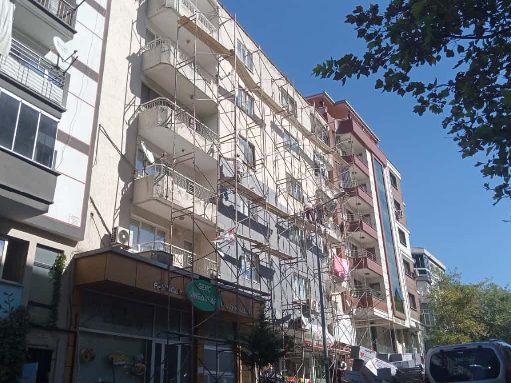 Manisa'da tehlikeye davetiye çıkaran anlar: İş güvenliği göz ardı edildi!