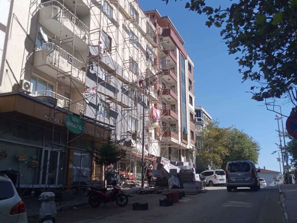 Manisa'da tehlikeye davetiye çıkaran anlar: İş güvenliği göz ardı edildi!