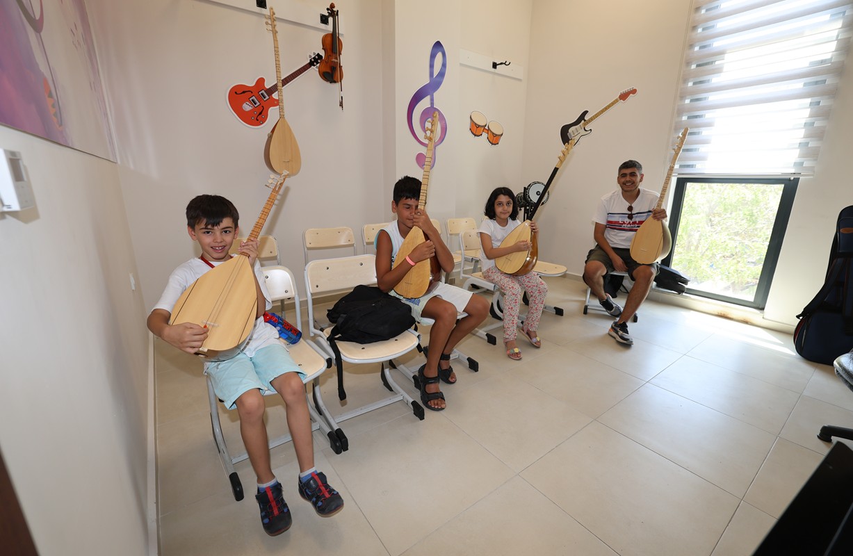 Manisa’da o belediyenin kursları dolup taştı: 616 öğrenci katıldı