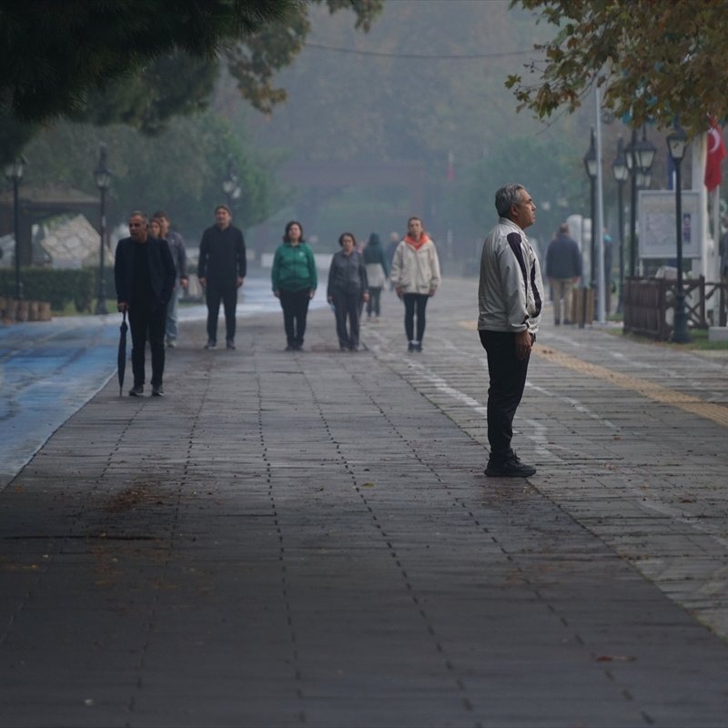 Türkiye, Büyük Önder Atatürk'ü andı