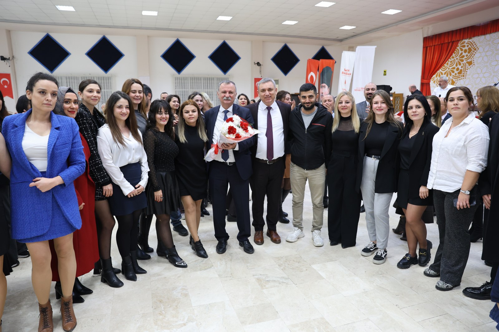 Semih Balaban emekli öğretmenlerle buluştu