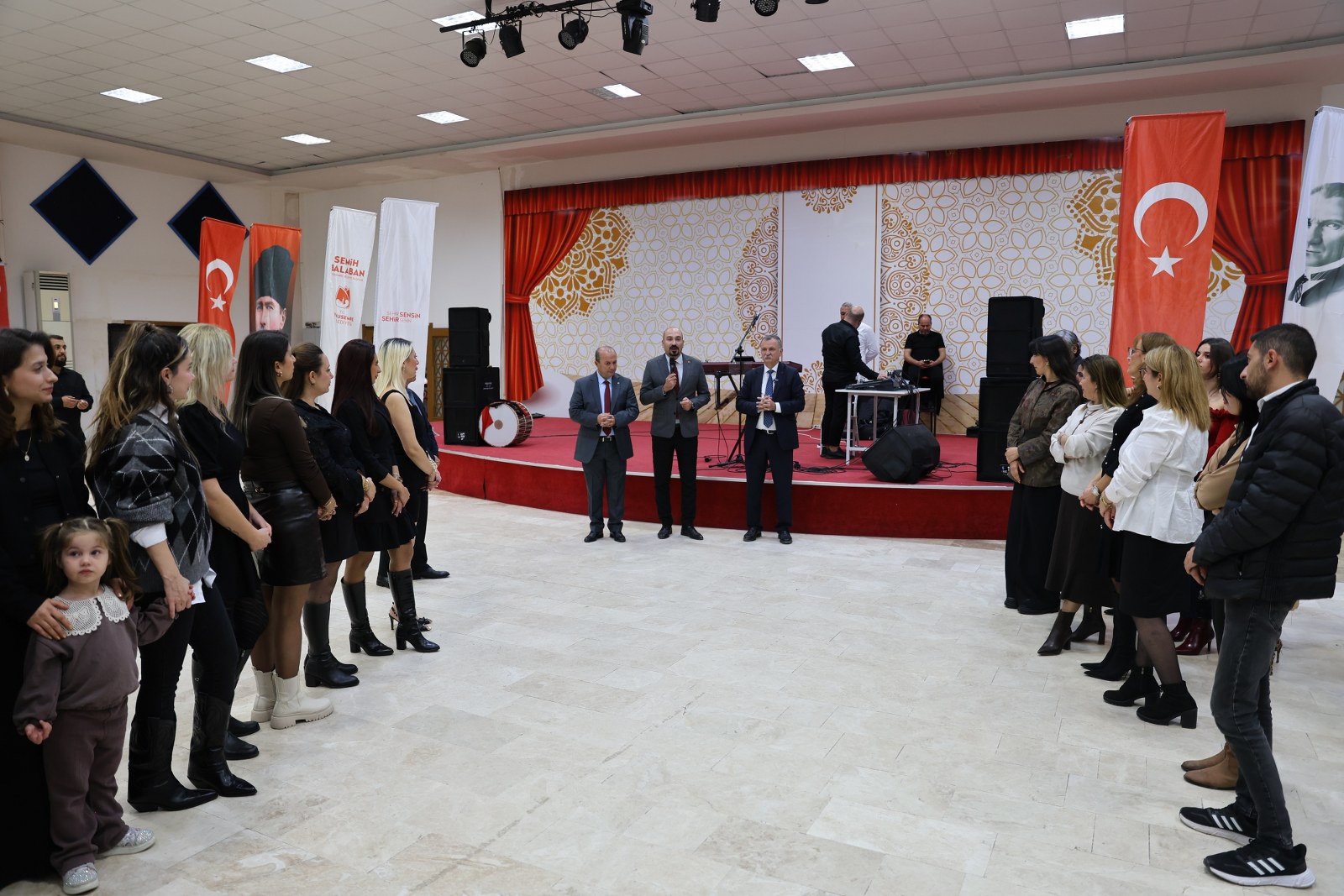 Yunusemre Belediyesi öğretmenleri 24 Kasım’da bir araya getirdi