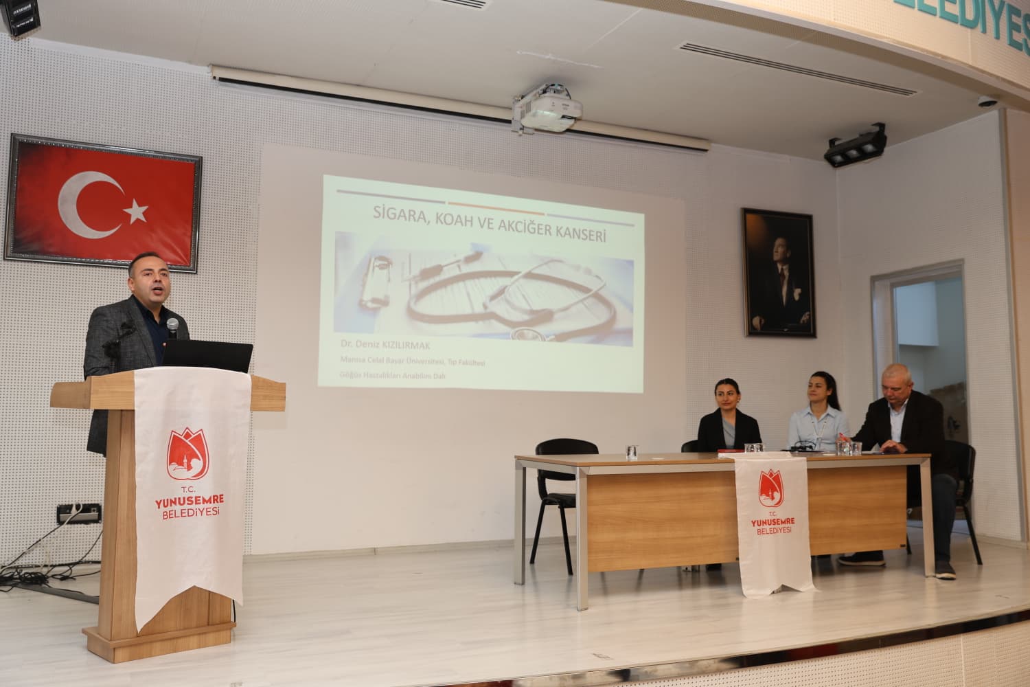 Manisa’da “temiz nefes sağlıklı gelecek” paneli yoğun ilgi gördü