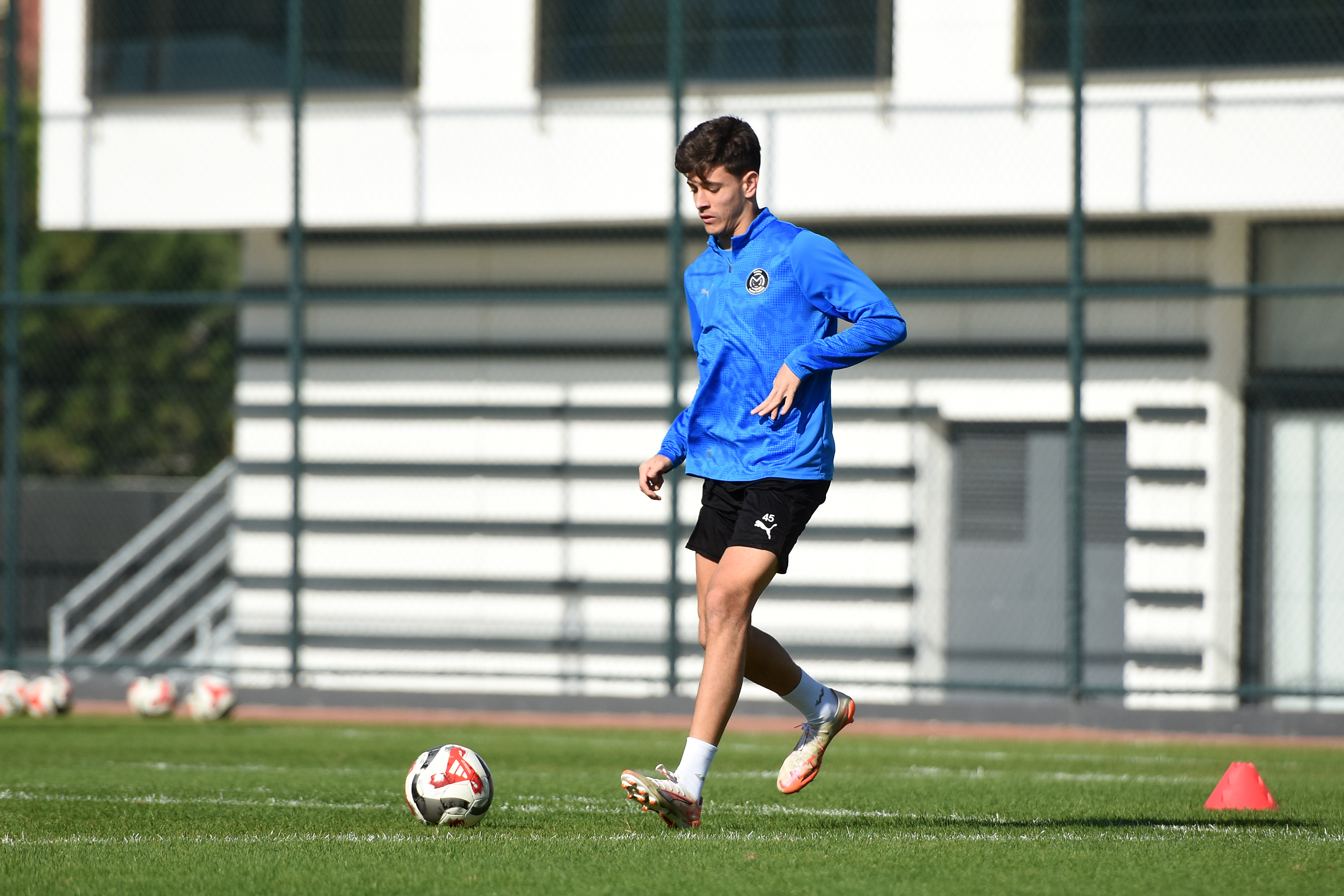 Manisa FK’dan büyük galibiyet sonrası ilk antrenman