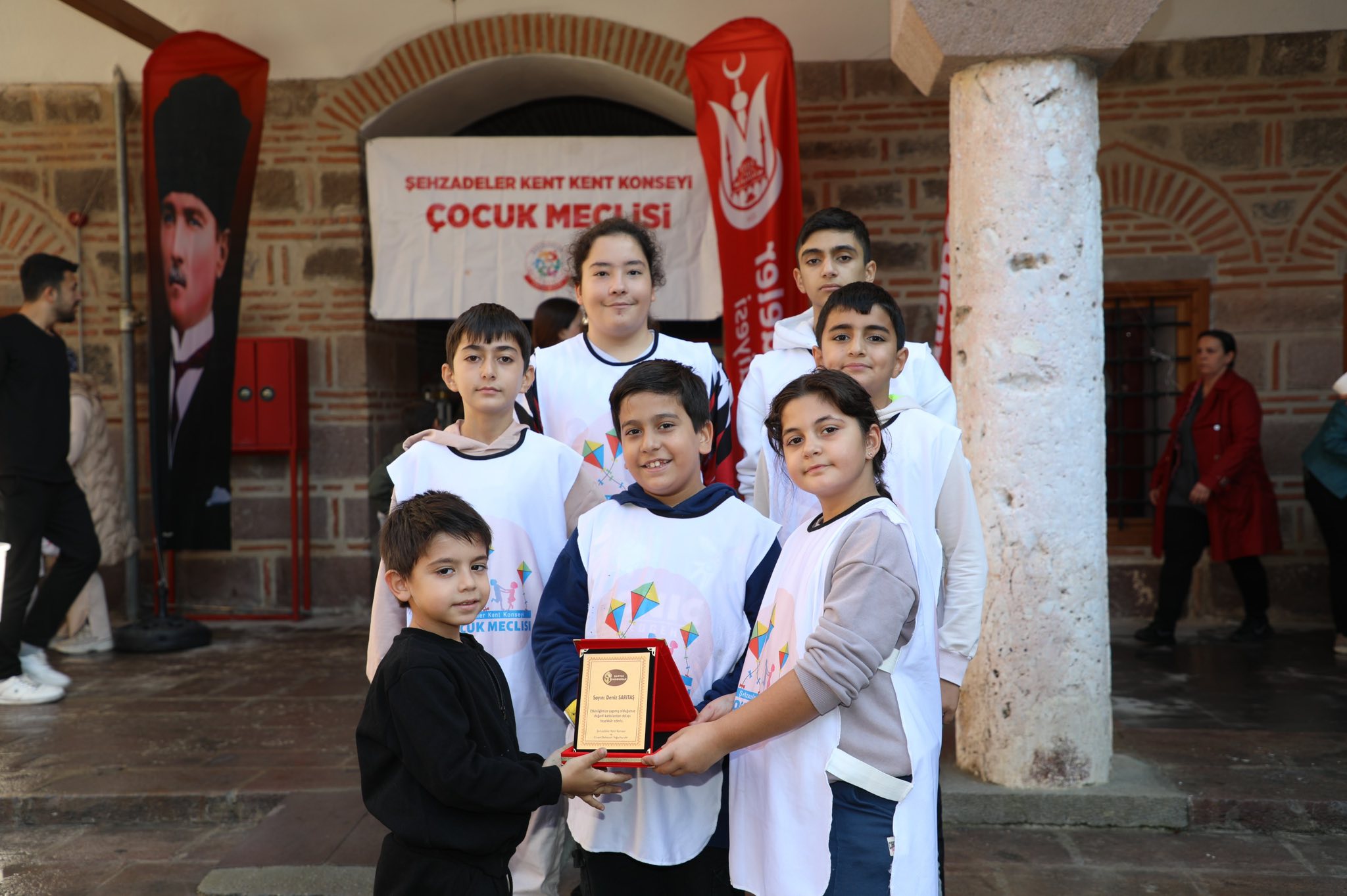 Manisa’da renkli ara tatil: Çocuklar boyama şenliğinde buluştu!