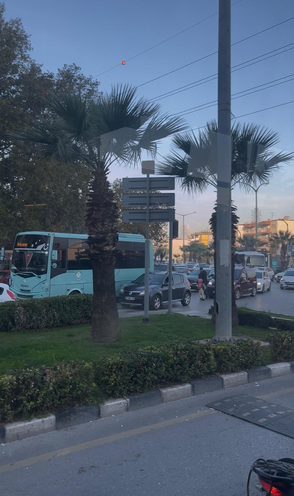 Manisa'da ders zilleri çaldı: Hafta yoğun trafikle başladı