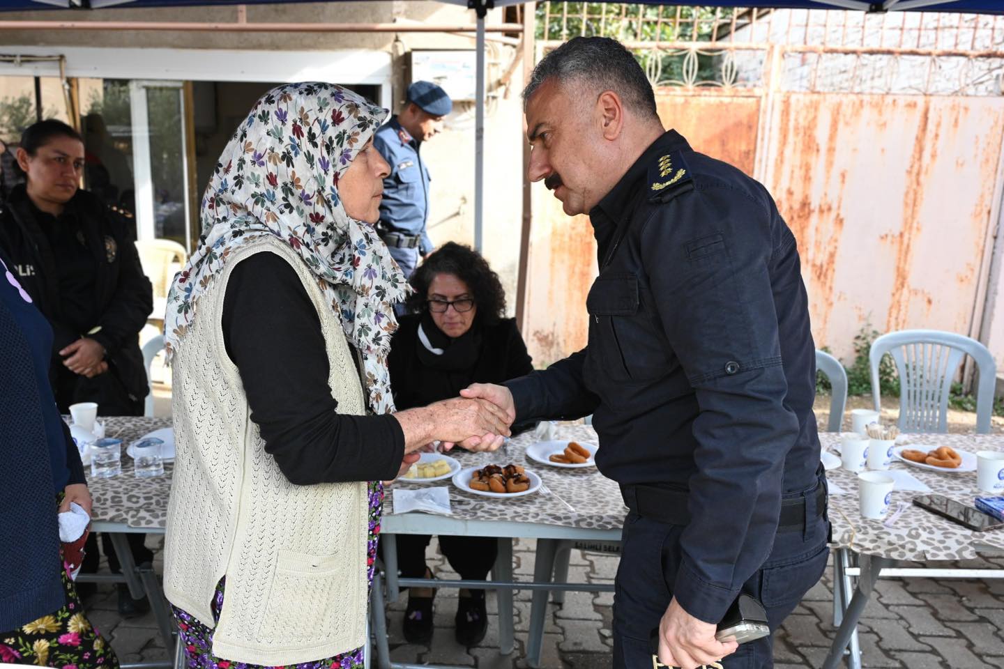 Manisa şehidini unutmadı: Şehit Polis Memuru Ali Barut için lokma hayrı