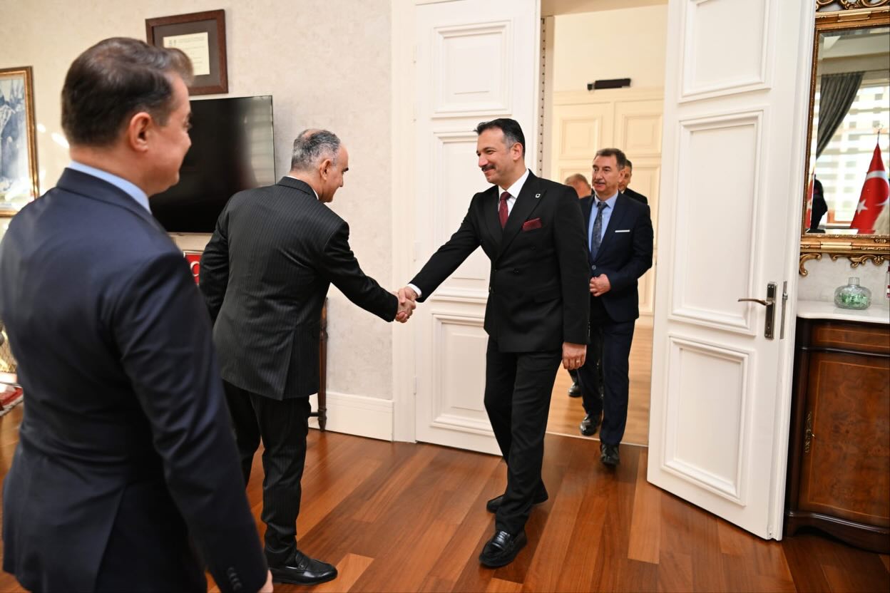 Manisa’da öğretmenlere vefa: Vali Özkan’dan 24 Kasım buluşması