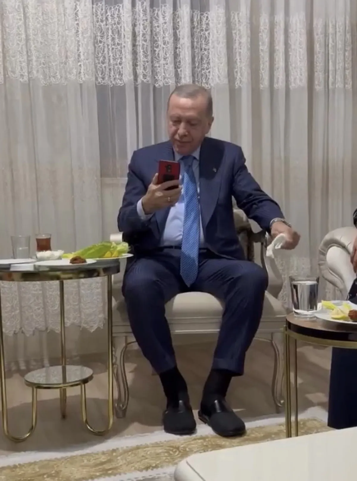 Cumhurbaşkanı Erdoğan Manisa'da okuyan Aybüke ile telefonda konuştu
