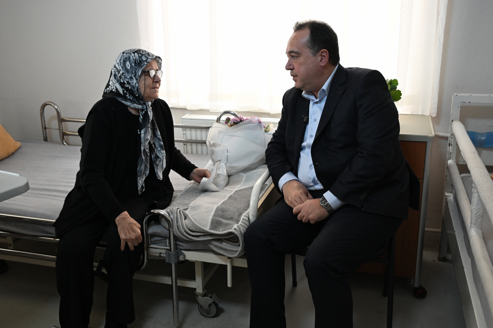 Başkan Dutlulu’dan huzurevlerine ziyaret